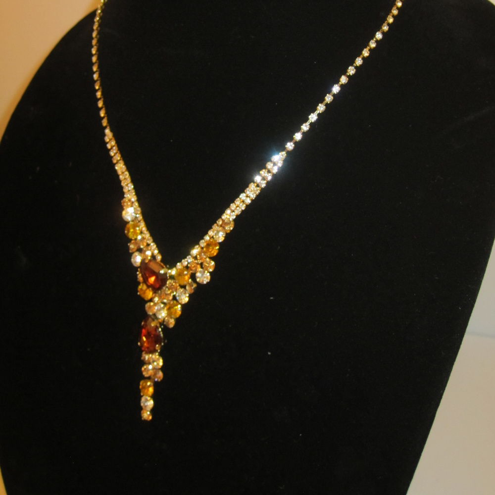 Crystal Topaz Rhinestone Set Dangle Drop Earrings - Picture 5 of 8